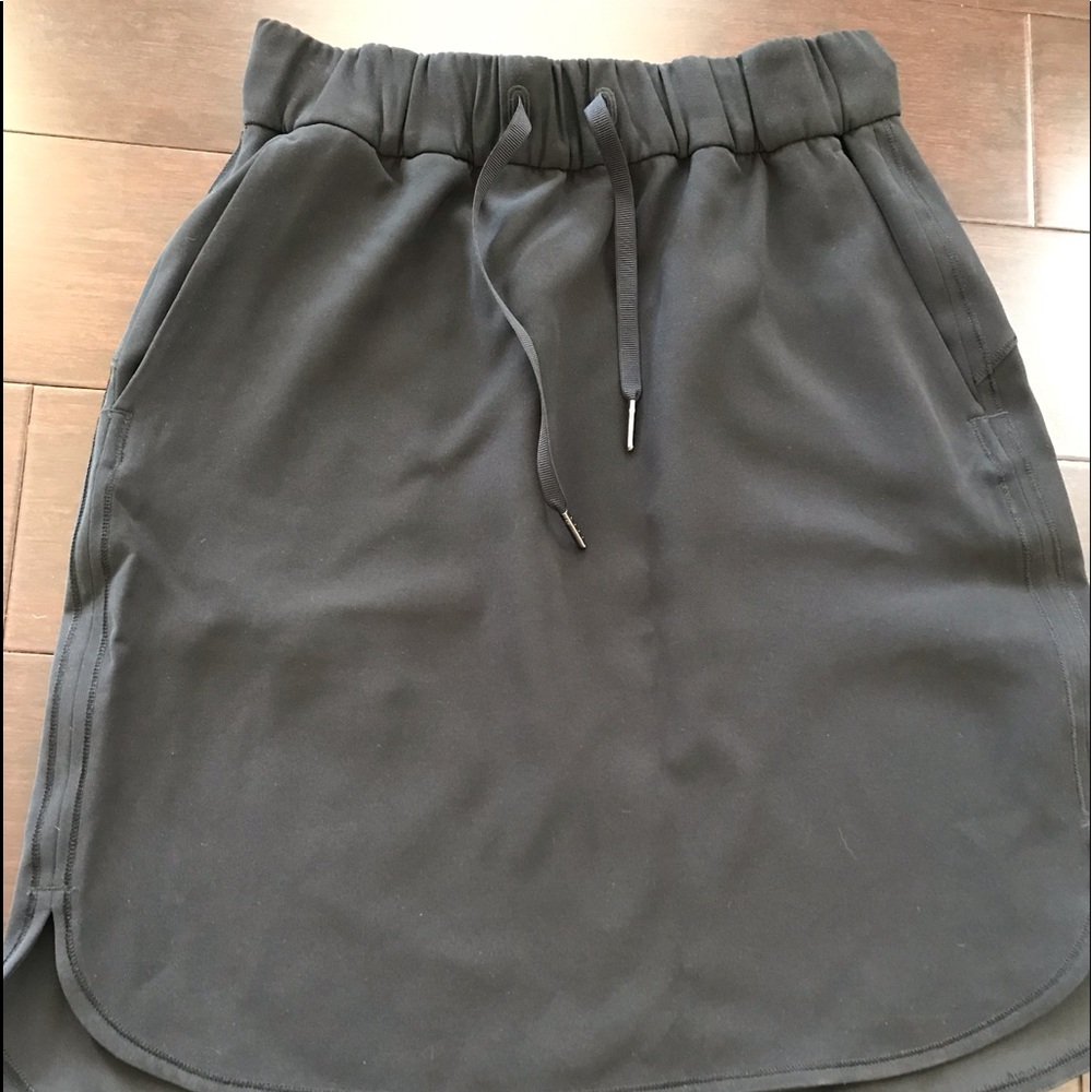 Lululemon black tennis skirt
